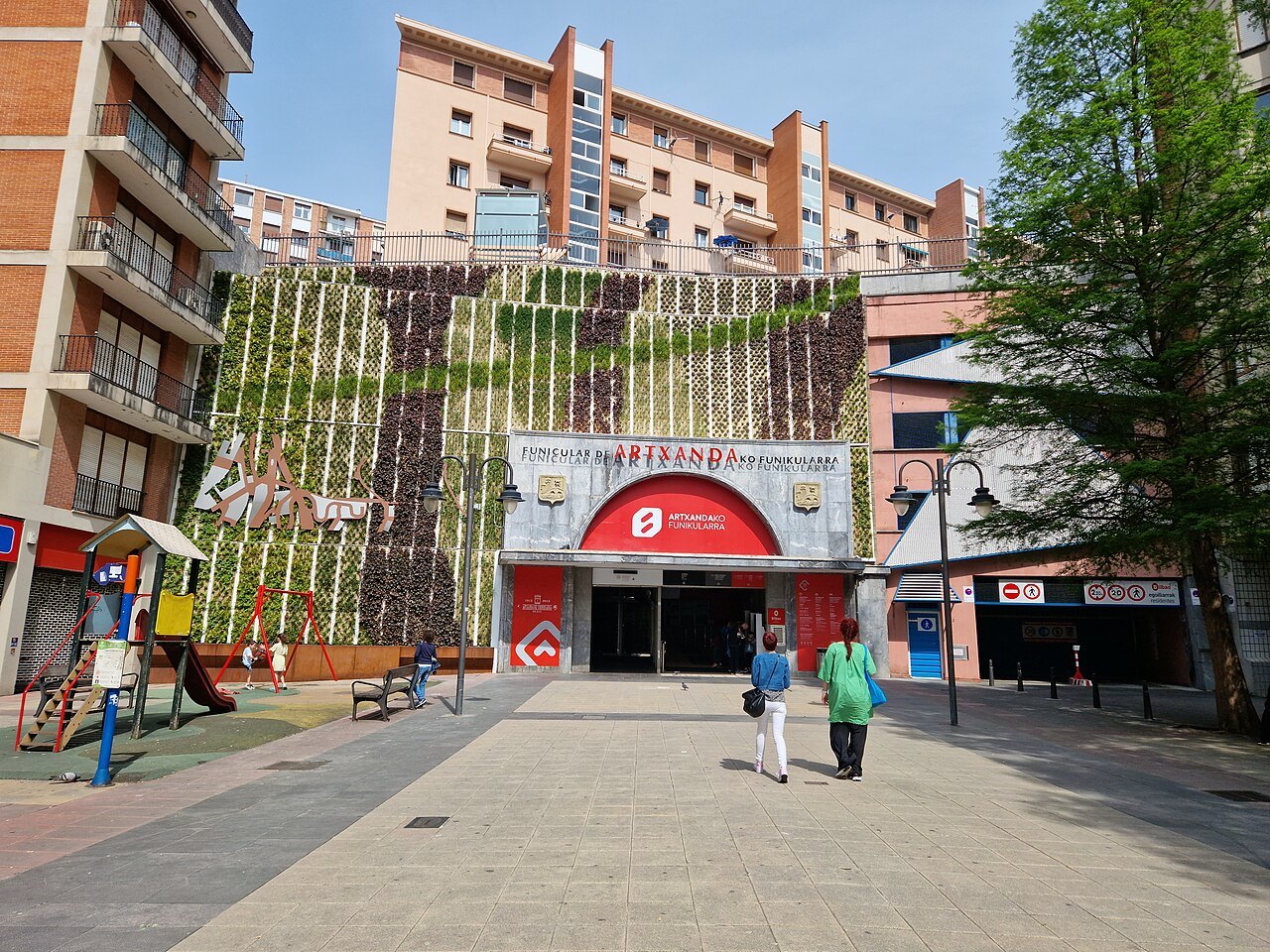 The lower station of the Artxanda funicular, its front planted with a green wall