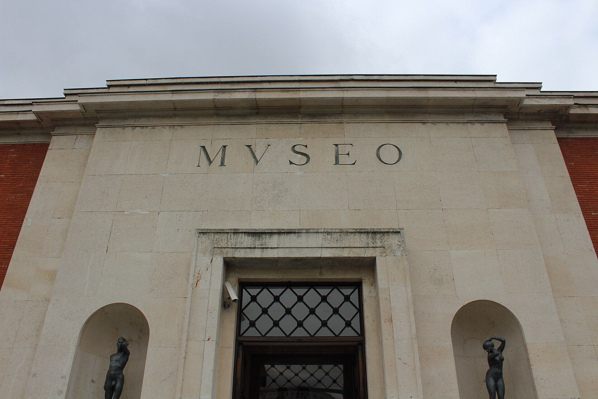 The stone entrance of the Fine Arts Museum, MVSEO carved over the door