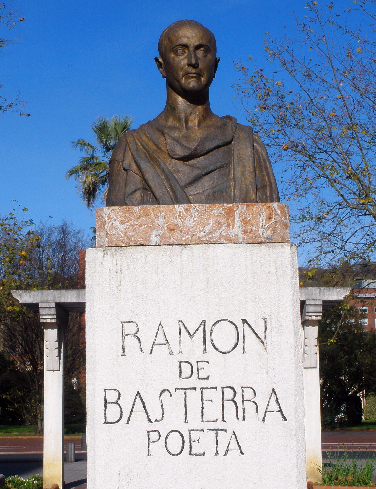 The bust of the poet Ramón de Basterra in Doña Casilda Park
