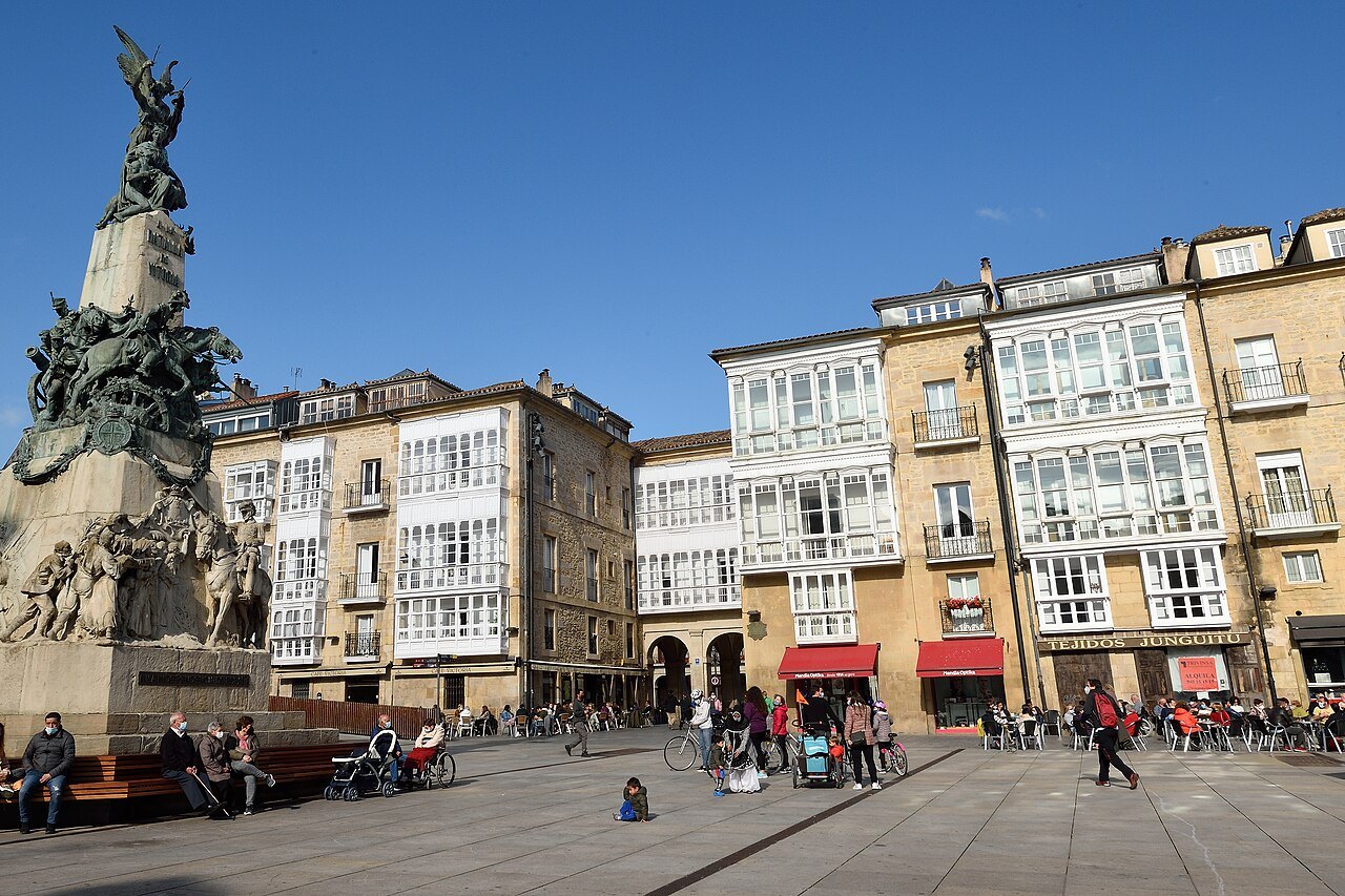The Plaza de la Virgen Blanca in Vitoria-Gasteiz, its monument and glazed balconies