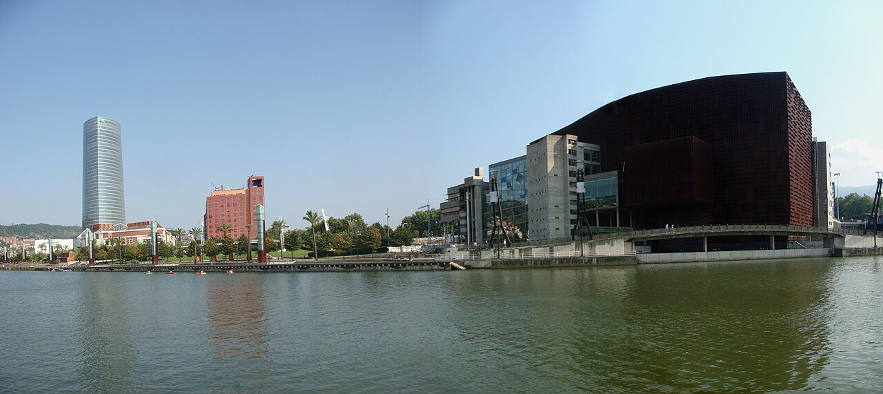 The Euskalduna and the Iberdrola Tower across the river from the Deusto bank
