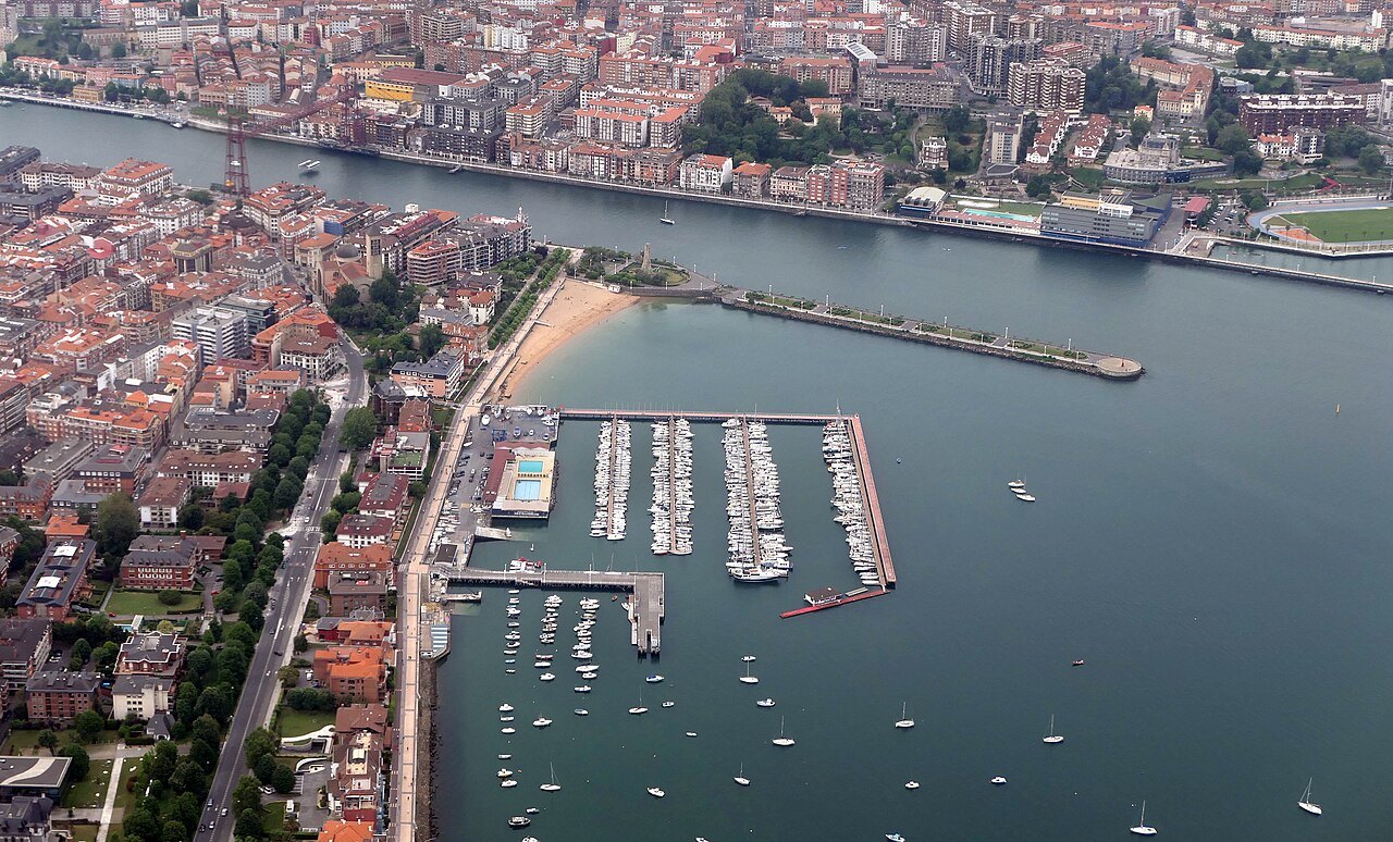 The marina of the Abra at Getxo from the air, the Ría beyond