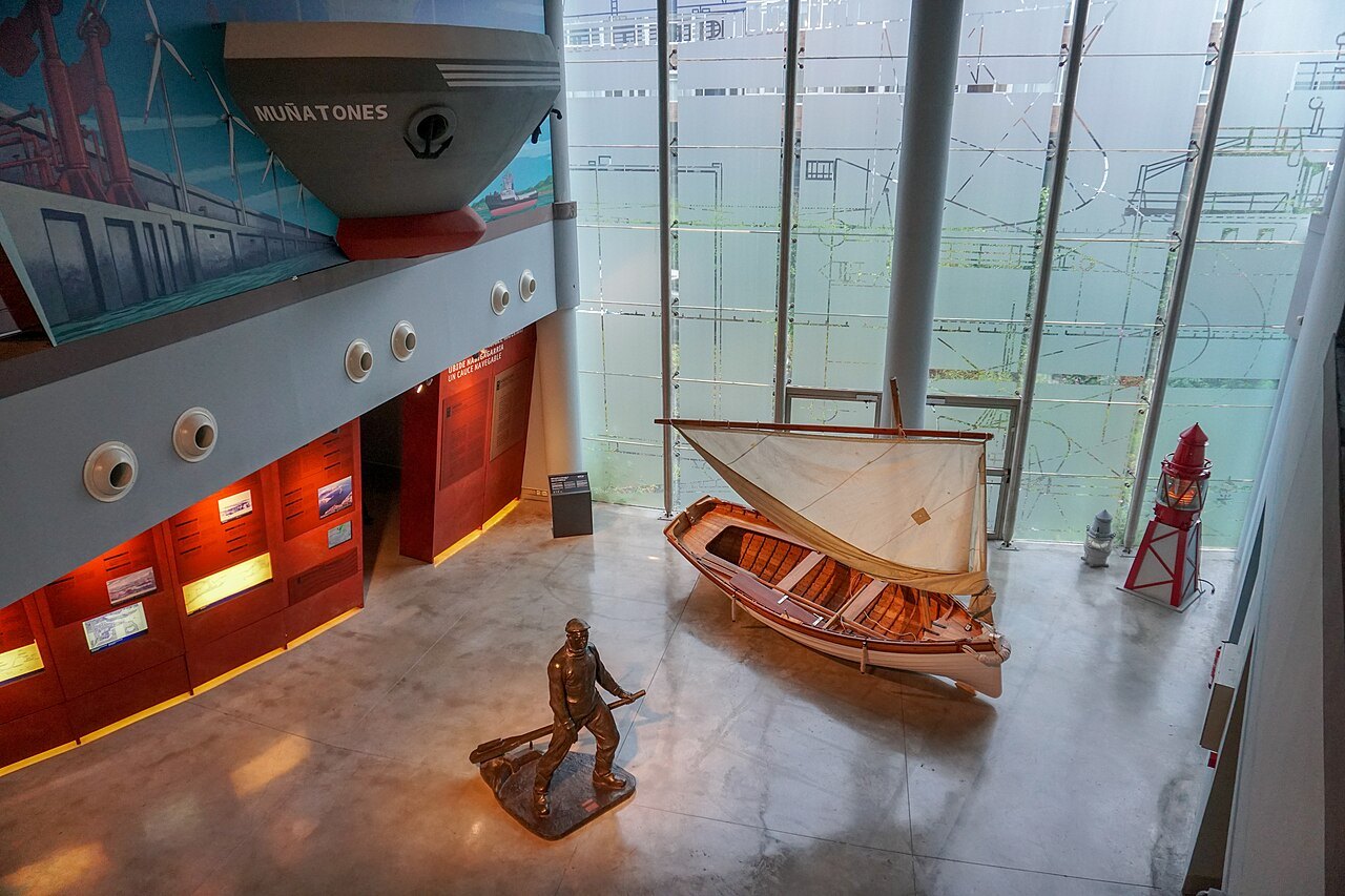 Boats and models in the entrance hall of the Itsasmuseum